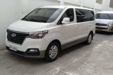 Selling White Hyundai Grand Starex 2019