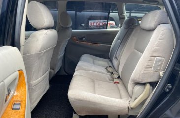 Selling Toyota Innova 2010