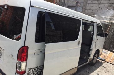 Selling White Toyota Hiace Super Grandia 2017 