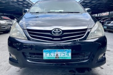 Selling Toyota Innova 2010