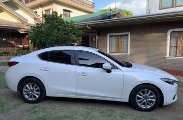 Selling Pearl White Mazda 3 2017 