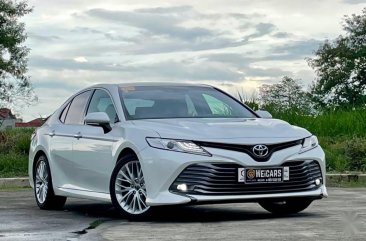 White Toyota Camry 2019 for sale Automatic