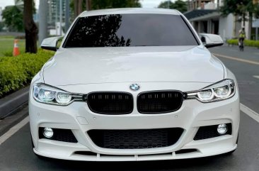 Selling White BMW 320D 2019 