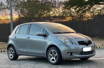 Selling Toyota Yaris 2008