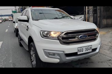 Selling White Ford Everest 2018 in Quezon