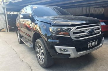 Selling Black Ford Everest 2018 in Makati