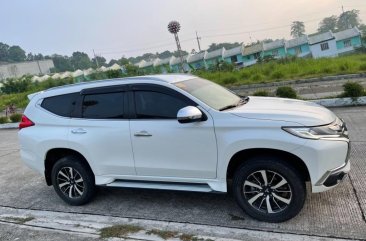 Selling Mitsubishi Montero 2019