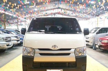 White Toyota Grandia 2019 