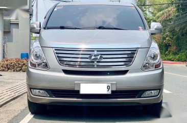 Silver Hyundai Starex 2015 