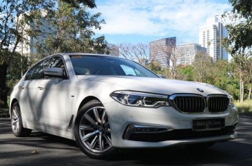 Sell White 2019 BMW 520I 