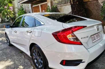 Selling Honda Civic 2020