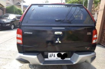 Selling Mitsubishi Strada 2015