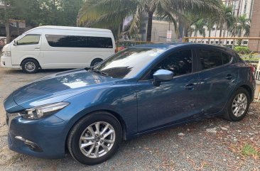 Selling Mazda 3 2017