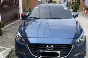 Selling Mazda 3 2017