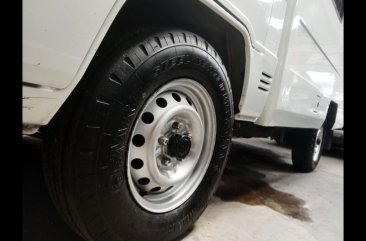 Selling Mitsubishi L300 2018 Van Manual at 76000 in Quezon City
