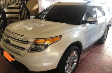 Selling White Ford Explorer 2014 in San Fernando