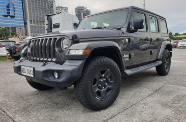 Selling Jeep Wrangler 2019