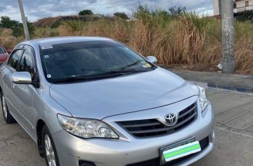 Selling Silver Toyota Corolla Altis 2011 in Taytay