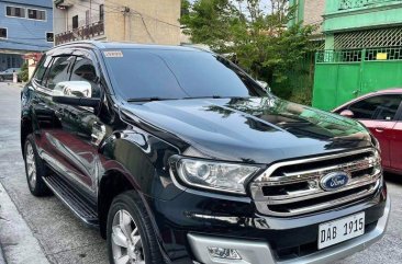 Selling Black Ford Everest 2017 in Quezon