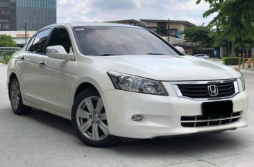 Selling White Honda Accord 2008 in Makati