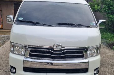Sell White 2015 Toyota Hiace Super Grandia in Malabon
