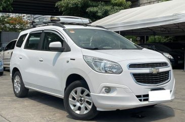 Selling White Chevrolet Spin 2015 in Makati