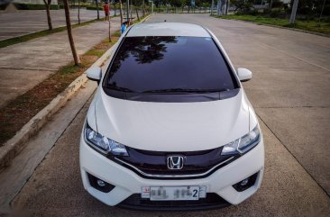 Selling White Honda Jazz 2017 in Quezon