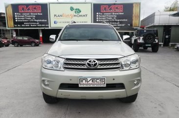 Selling Brightsilver Toyota Fortuner 2010 in San Fernando