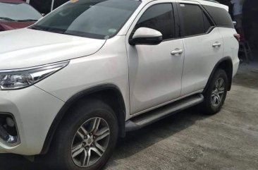 Selling White Toyota Fortuner 2019 in Quezon