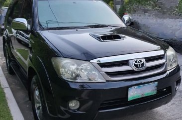 Selling Black Toyota Fortuner 2006 in Pasig