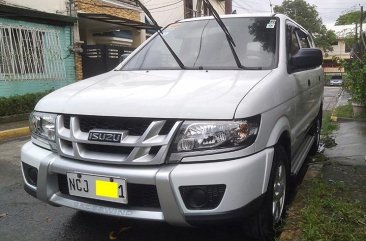 White Isuzu Crosswind 2016 for sale in Quezon City