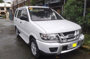 White Isuzu Crosswind 2016 for sale in Quezon City