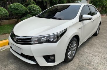 Selling Pearl White Toyota Altis 2017 in Marikina