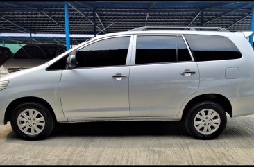 Selling Brightsilver Toyota Innova 2014 in Roxas