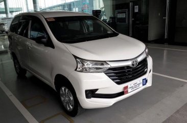 Selling White Toyota Avanza 2020 in Las Piñas