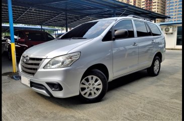 Selling Brightsilver Toyota Innova 2014 in Roxas