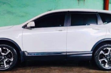 Selling White Honda CR-V 2018 in Quezon