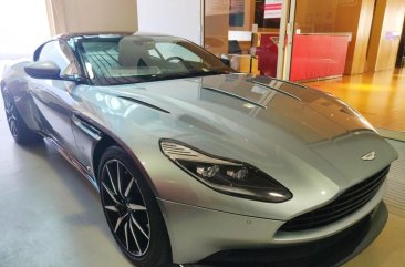 Selling Brightsilver Aston Martin DB11 2018 in Makati