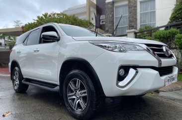 Selling White Toyota Fortuner 2020 in Quezon