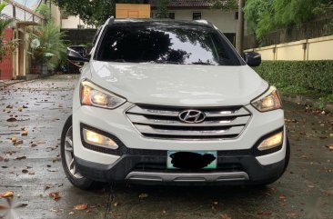 Selling White Hyundai Santa Fe 2013 in Quezon