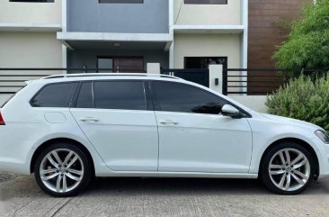 Selling White Volkswagen Golf 2017 in Parañaque