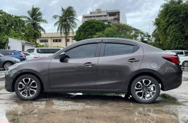 Selling Silver Mazda 2 2016 in Makati