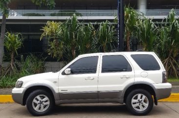 Selling White Ford Escape 2007 in Mandaluyong