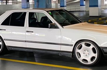 Selling White Mercedes-Benz 260E 1987 in Paranaque