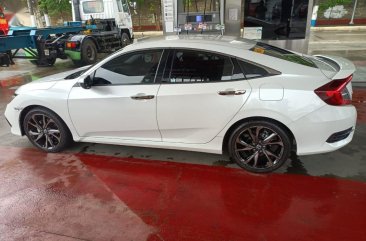 Pearl White Honda Civic 2020 for sale in Manila