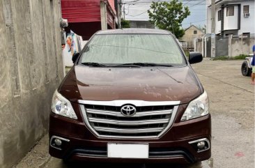 Selling Brown Toyota Innova 2014 in Malolos