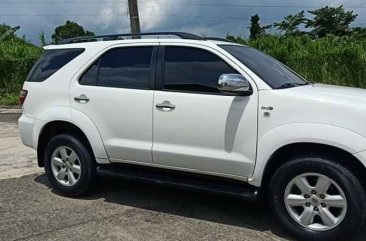 White Toyota Fortuner 2011 for sale in Antipolo