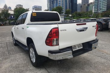 Selling White Toyota Hilux 2017 in Pasig