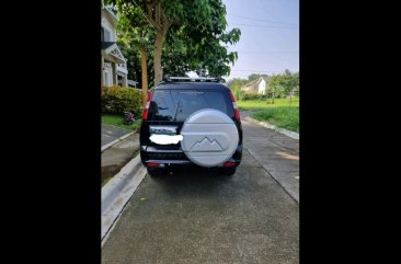 Selling Black Ford Everest 2013 in Dasmariñas