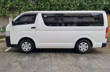 Selling White Toyota Hiace 2020 in Quezon